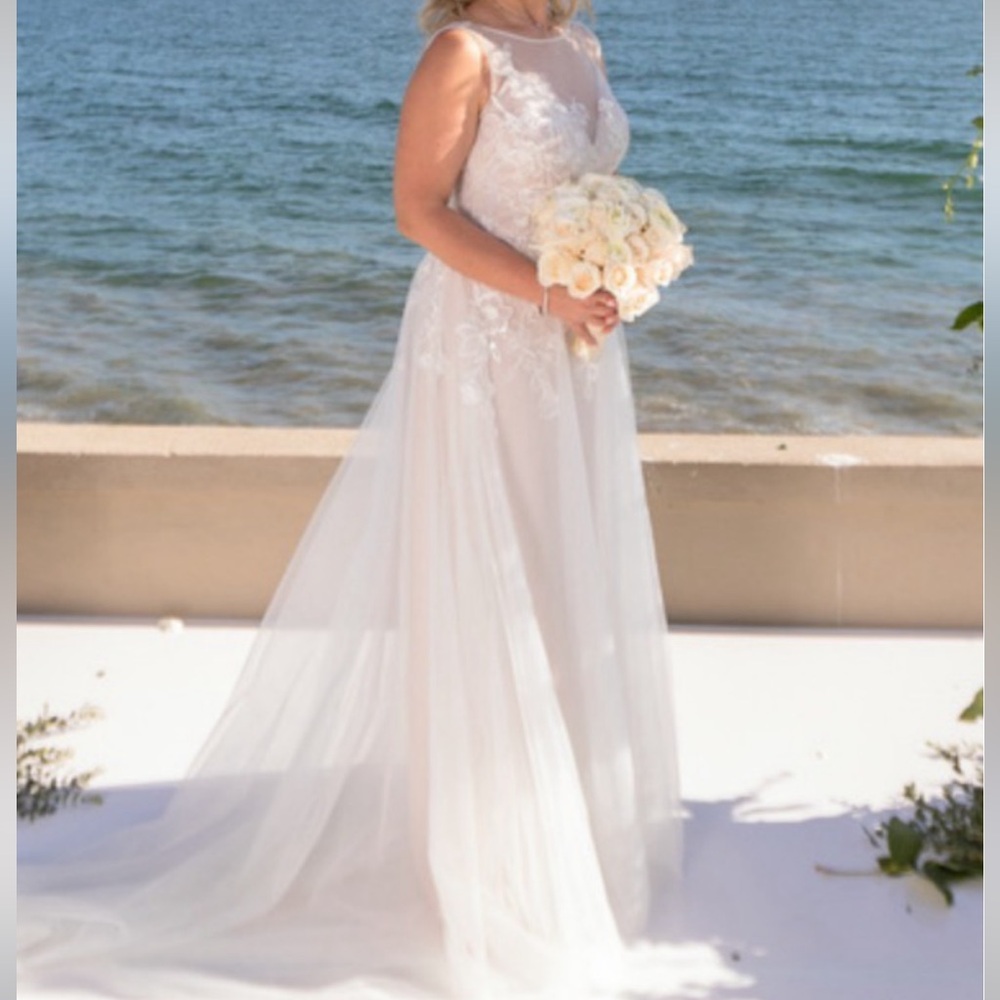 Wedding Dress size 4 (altered)